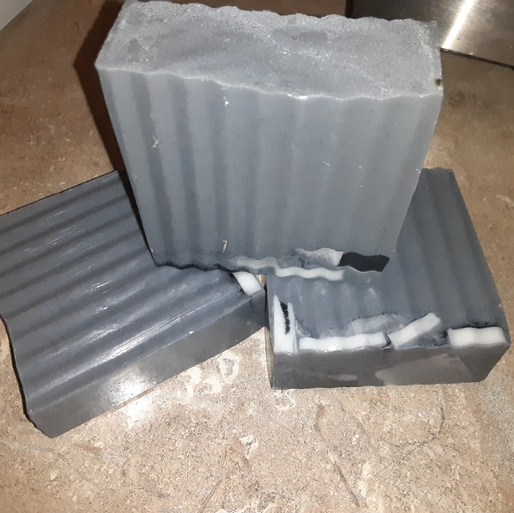 Activated Charcoal Bar - Picture 1 of 3
